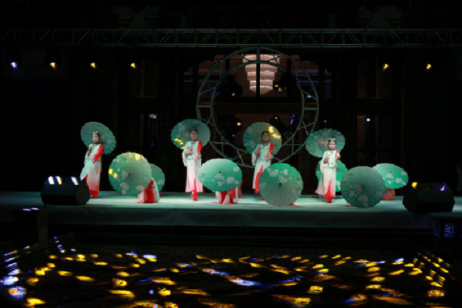 文一塘溪津门 致敬教师 非常6+1活动软文配图二:开场舞.png